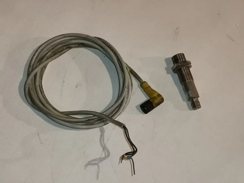 سنسور مجاورت خازنی 4 سیم ساخت سوییس