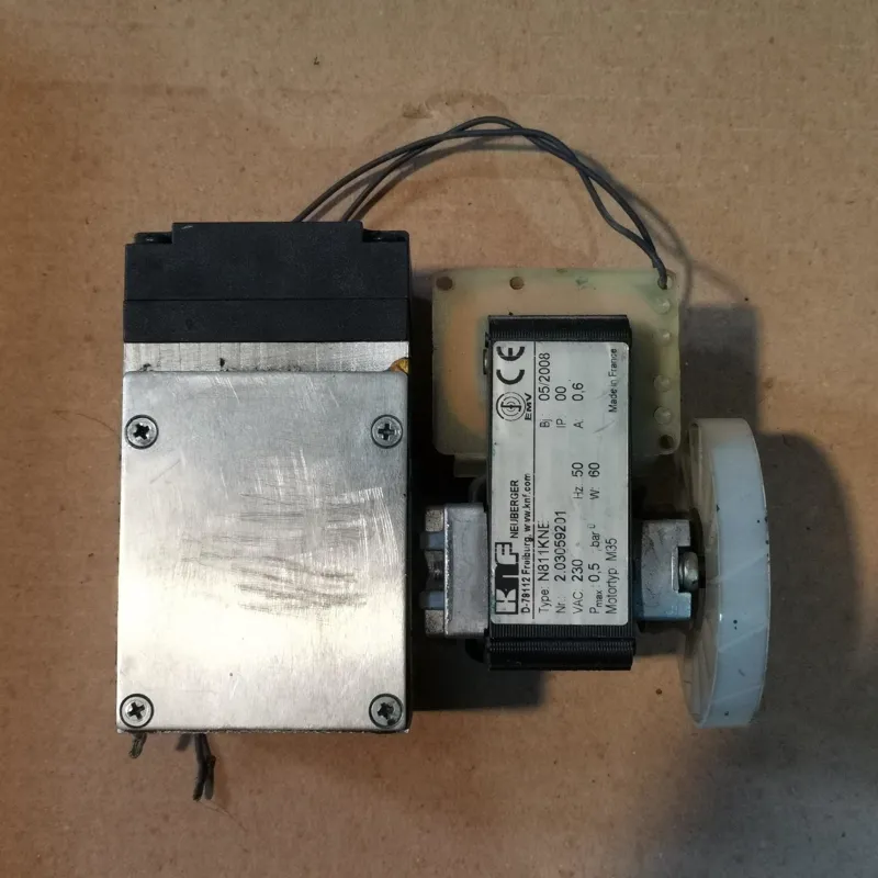 پمپ وکیوم هوا دیافراگمی 220 ولت ساخت فرانسه