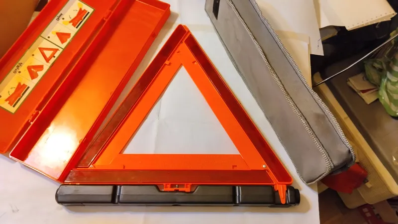 مثلث خطر فابریک شبرنگ جعبه کیف