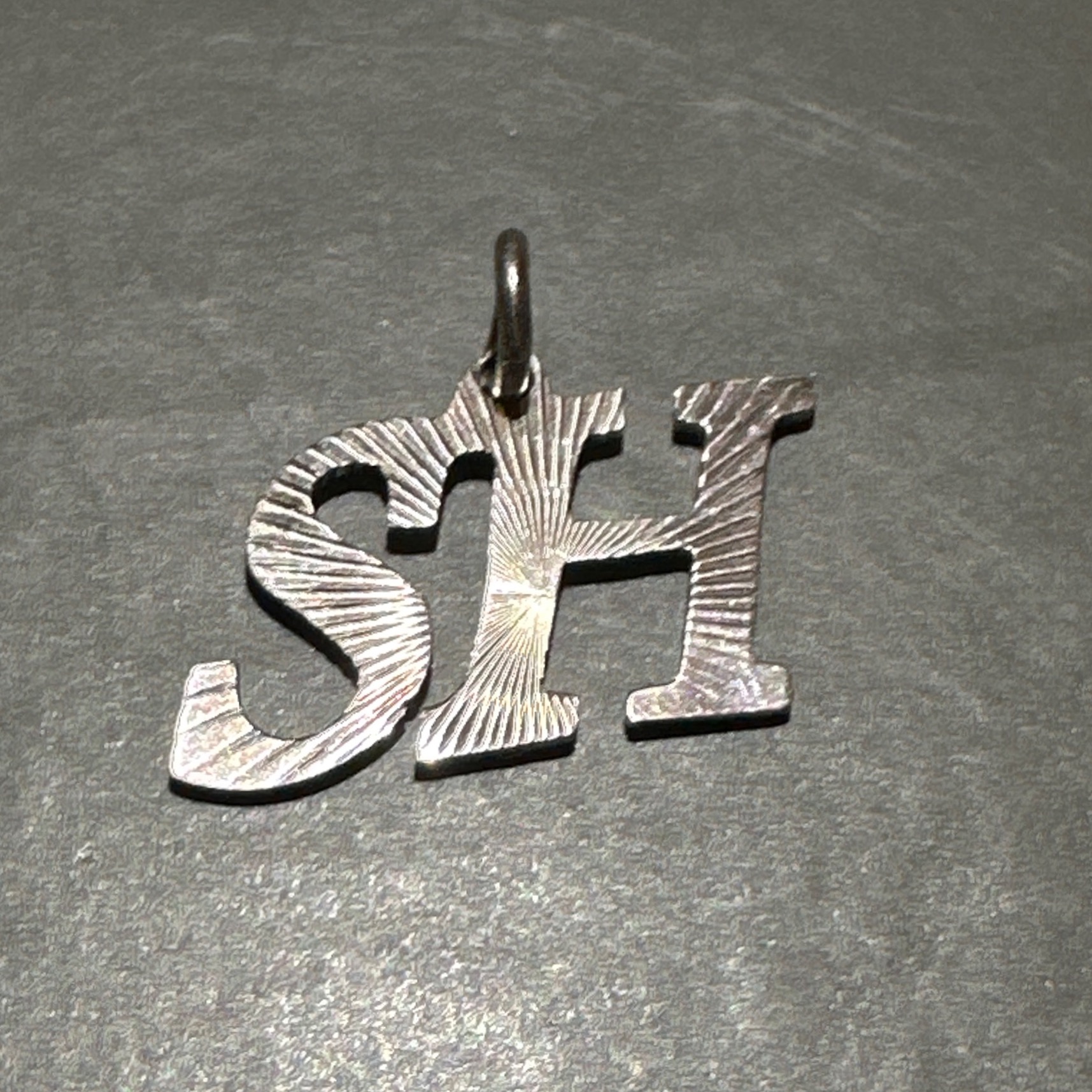آویز حروف نقره( 2/06 گرم )