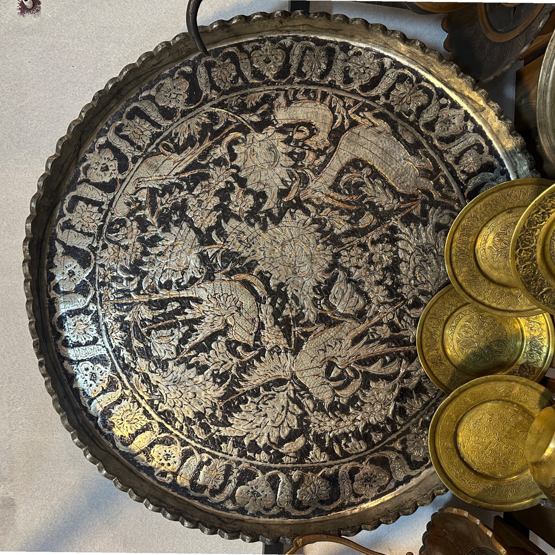 مجمع مسی کلکسیونی غول پیکر