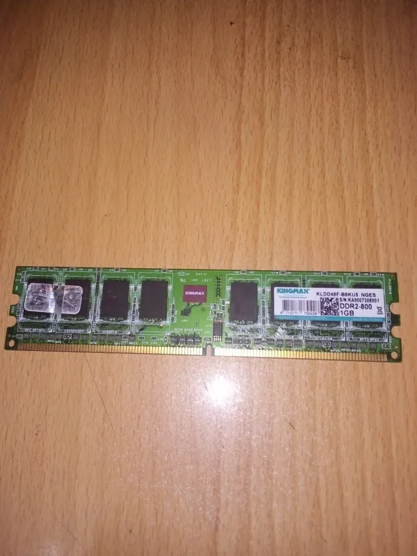 رم 1 گیگ Kingmax ddr2 باس 800