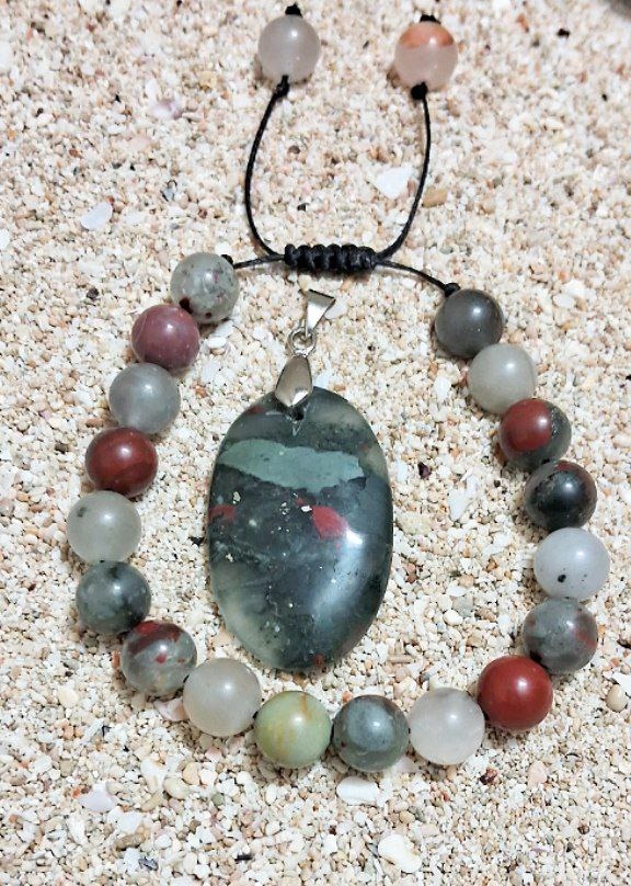 نیمست آویز و دستبند فریسایز سنگ خون کدE 367