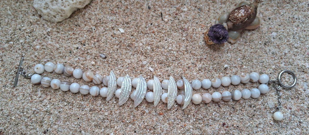 دستبند لاکچری صدف طبیعی دو ردیفه کد E 514