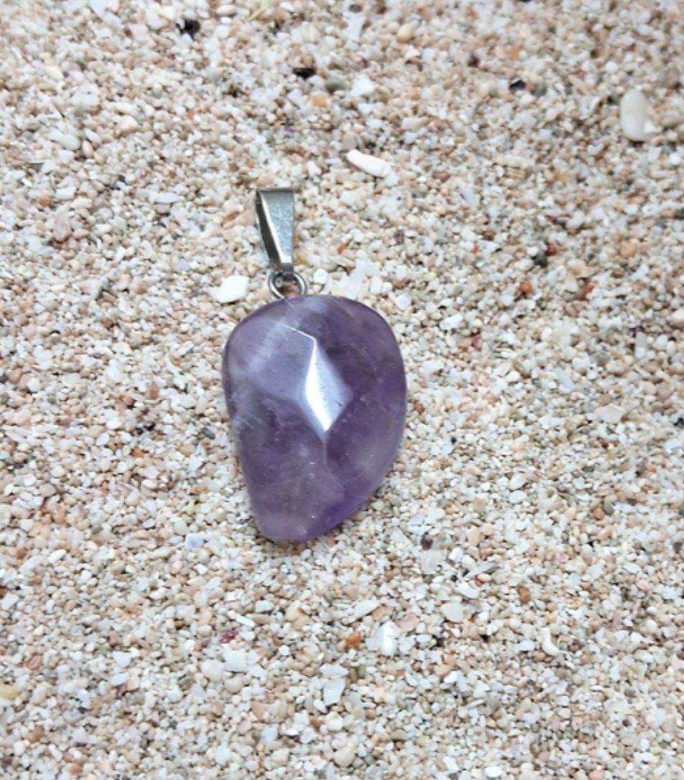 آویز آمیتیست تراش طرح برگ