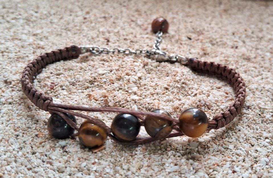 دستبند لاکچری بافت چشم ببر طلایی کد 533 E