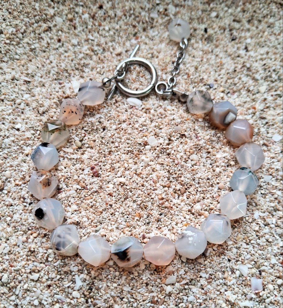 دستبند عقیق سفید تراش کد 529 E