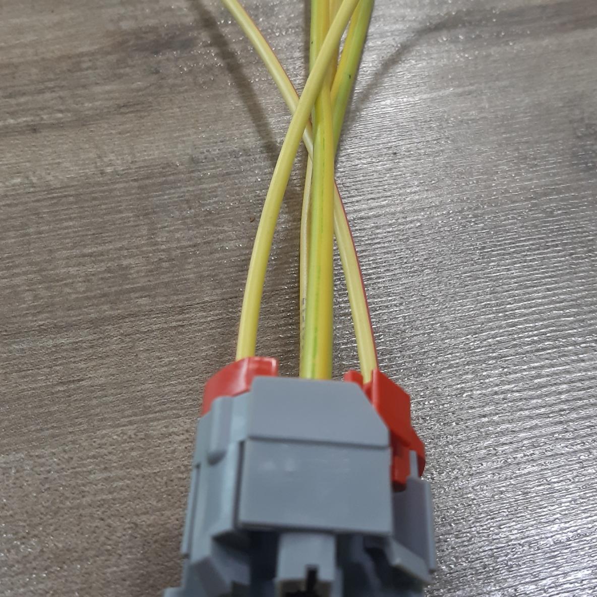 سوکت رله فن پژو