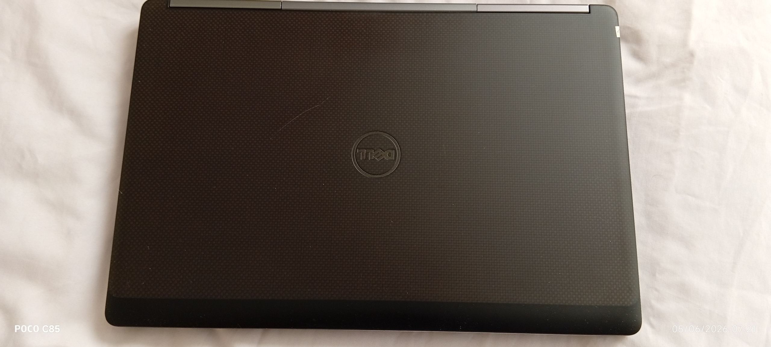 dell 7720 غول واقعی