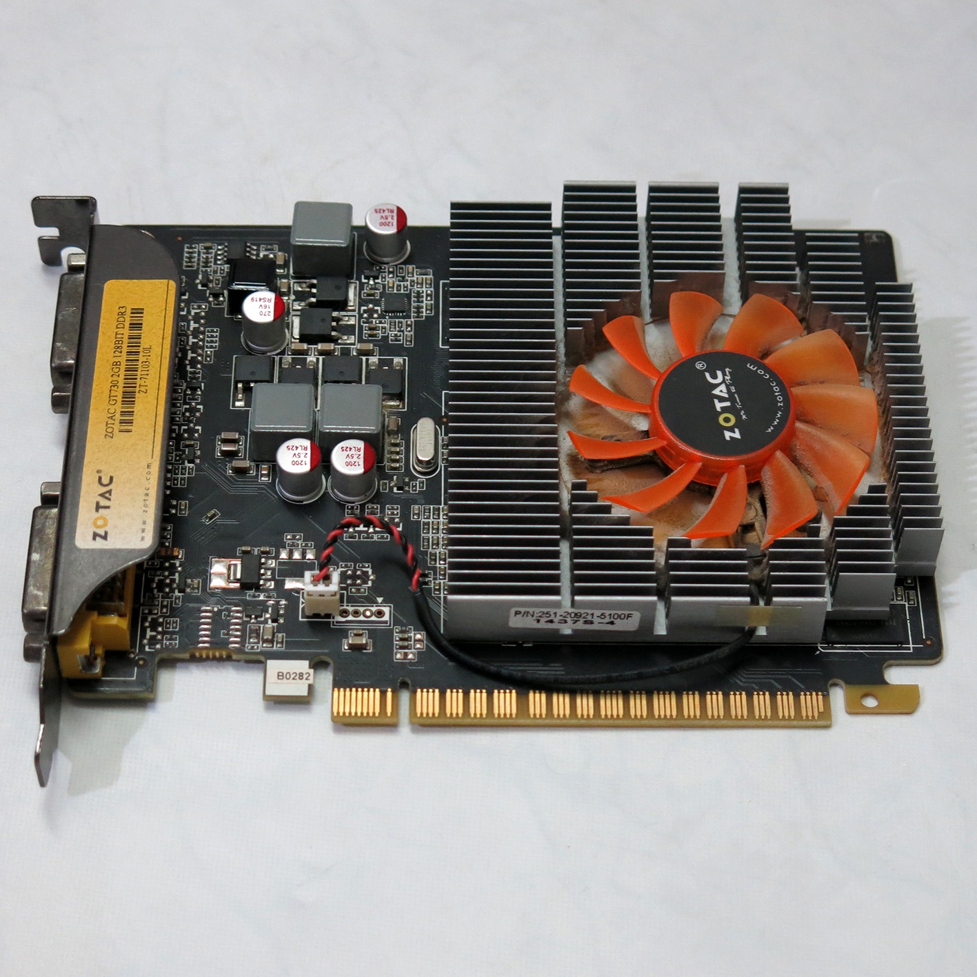 کارت گرافیک GT730 دو گیگ DDR3