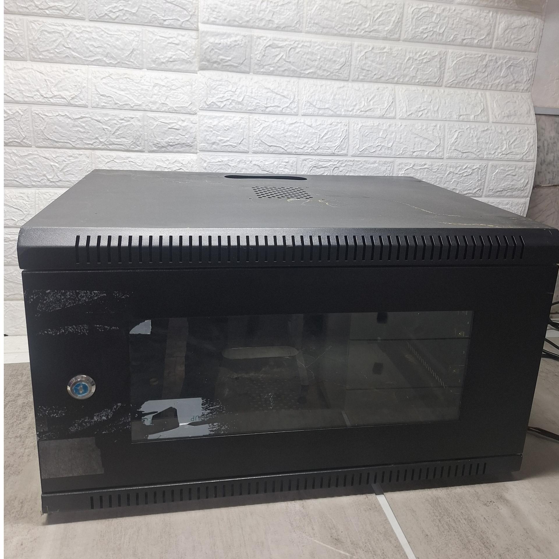 رک دیواری KAREN دست دوم و تمیز