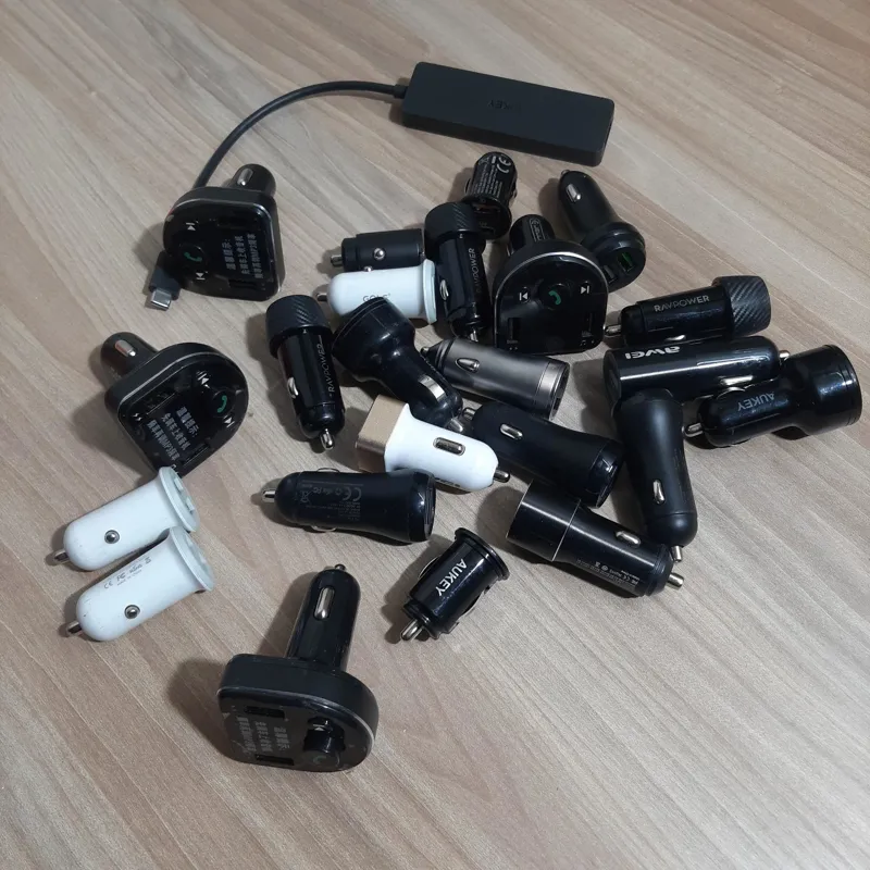 22 عدد شارژر فندکی و شارژر باتری معیوب