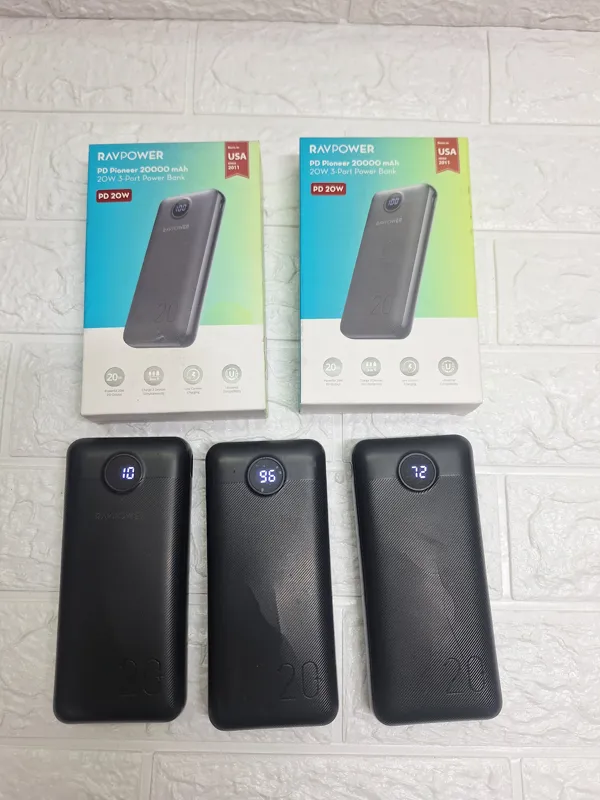 پاوربانک 20Wمعیوب 20000 برند RAVPOWER