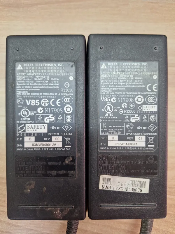 آداپتور دلتا با ولتاژ 19 ، 4.74 آمپر