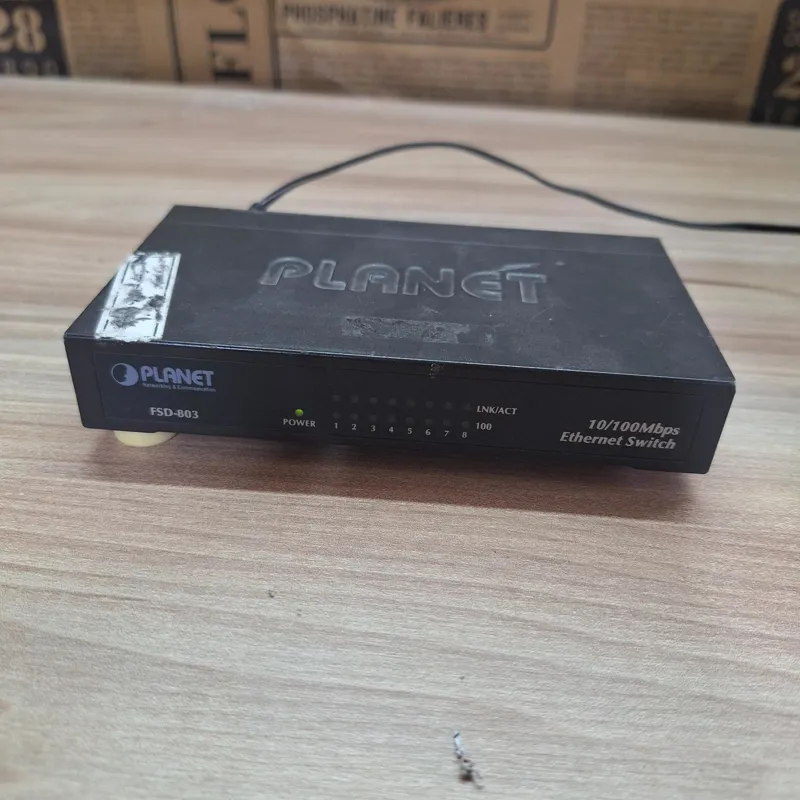 سوییچ 8 پورت پلنت تمیز FSD-803