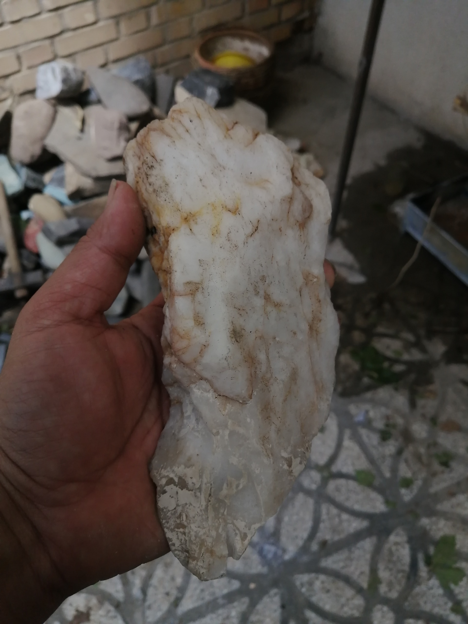 سنگ کوارتز شیری