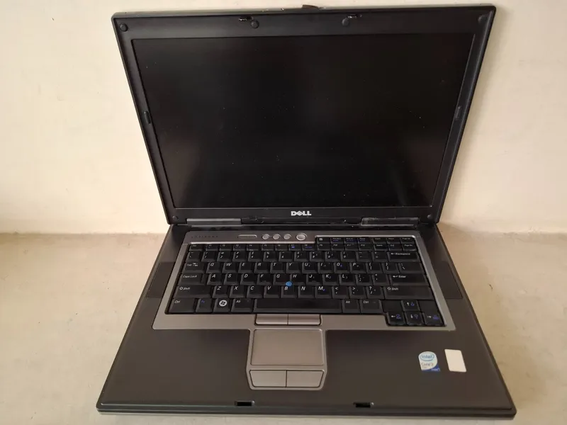 لپ تاپ DELL LATITUDE D820