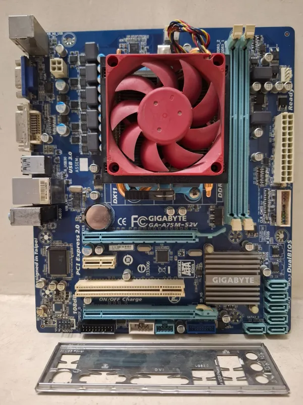 باندل GIGABYTE GA-A75M-S2V و Athlon II X4 641