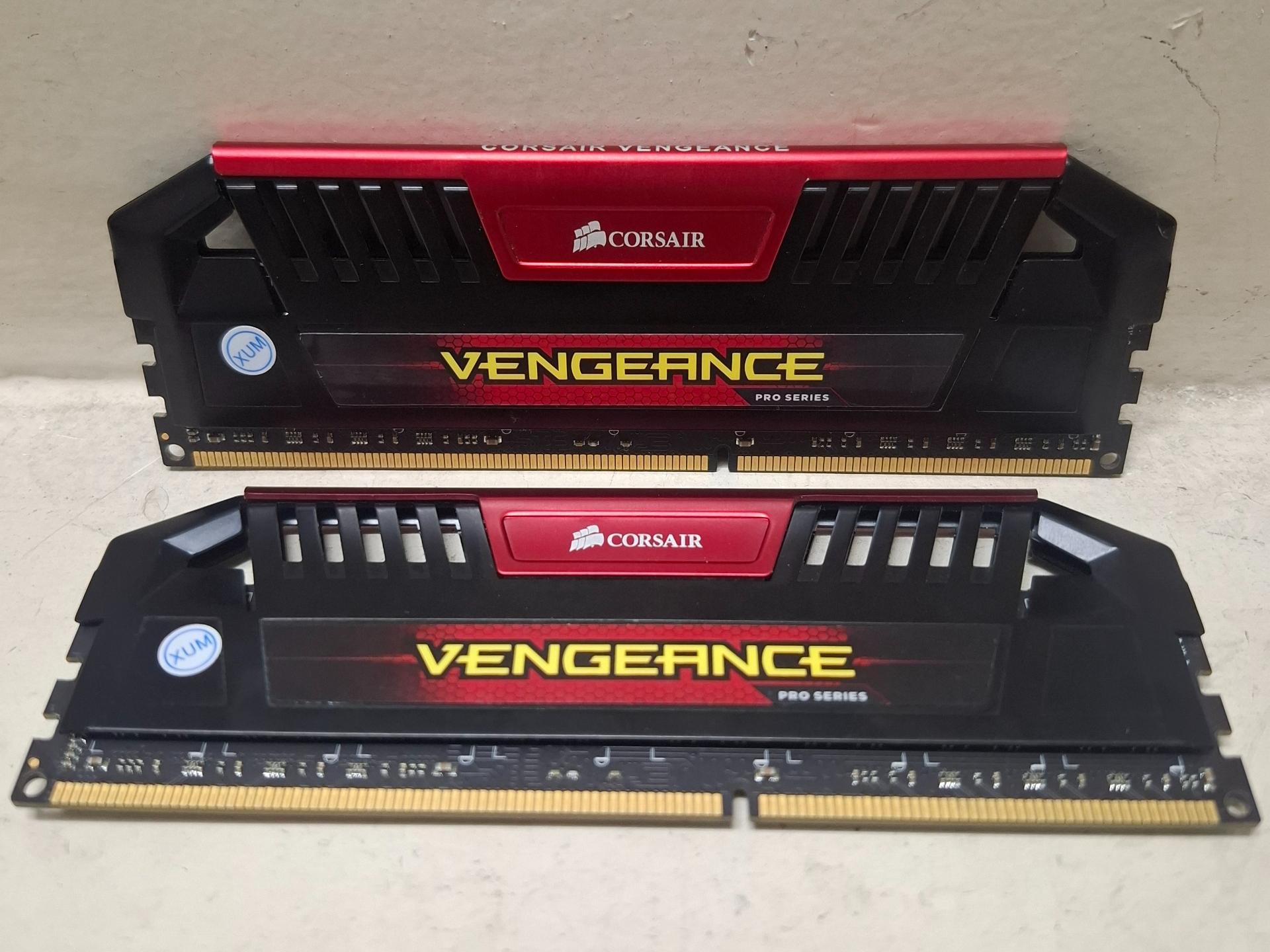 دو عدد رم 8 گیگ DDR3 باس 1866