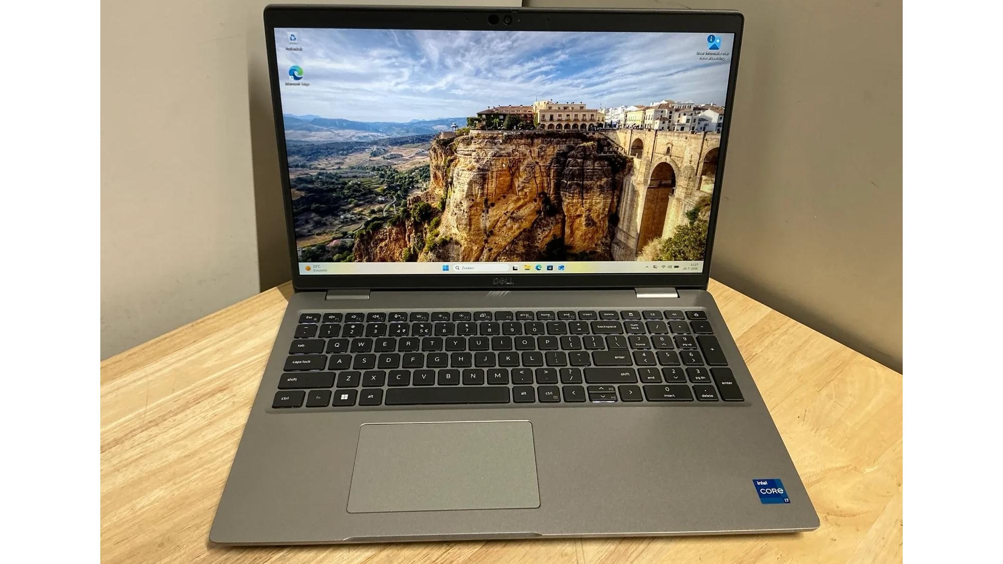 لپ تاپ Dell Precision 3561