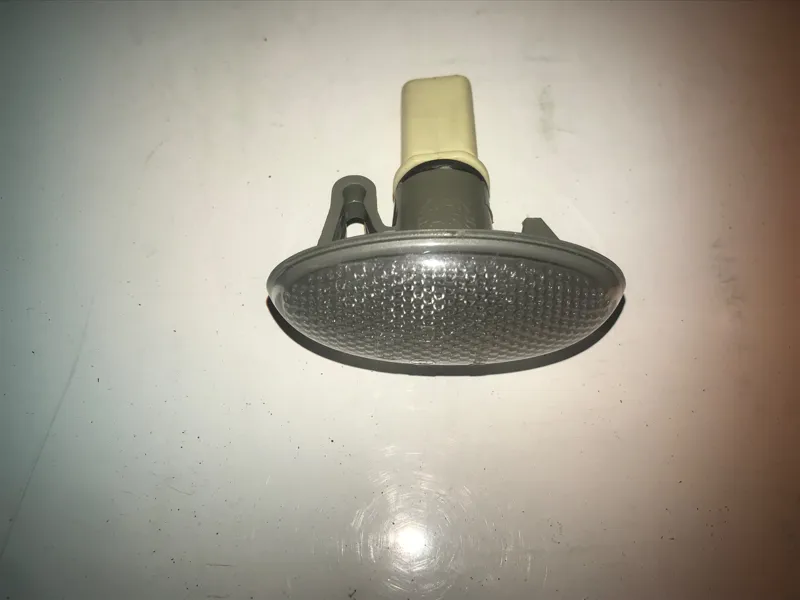 چراغ راهنمای بغل گلگیر پژو 206_فابریک