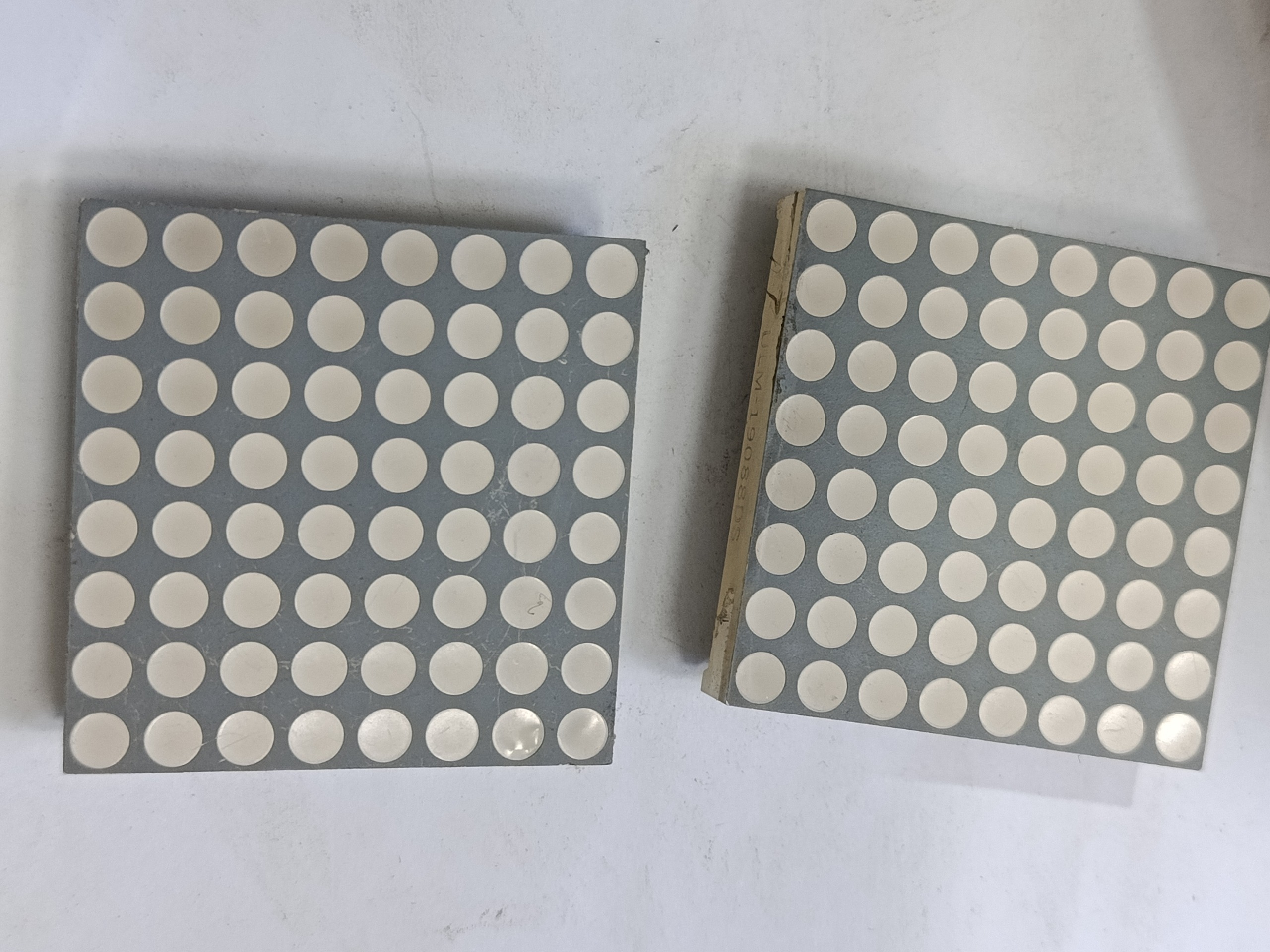 ال ای دی دات ماتریس 8×8 قرمز