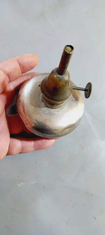 چراغ الکلی فرانسوی قدیمی برنجی
