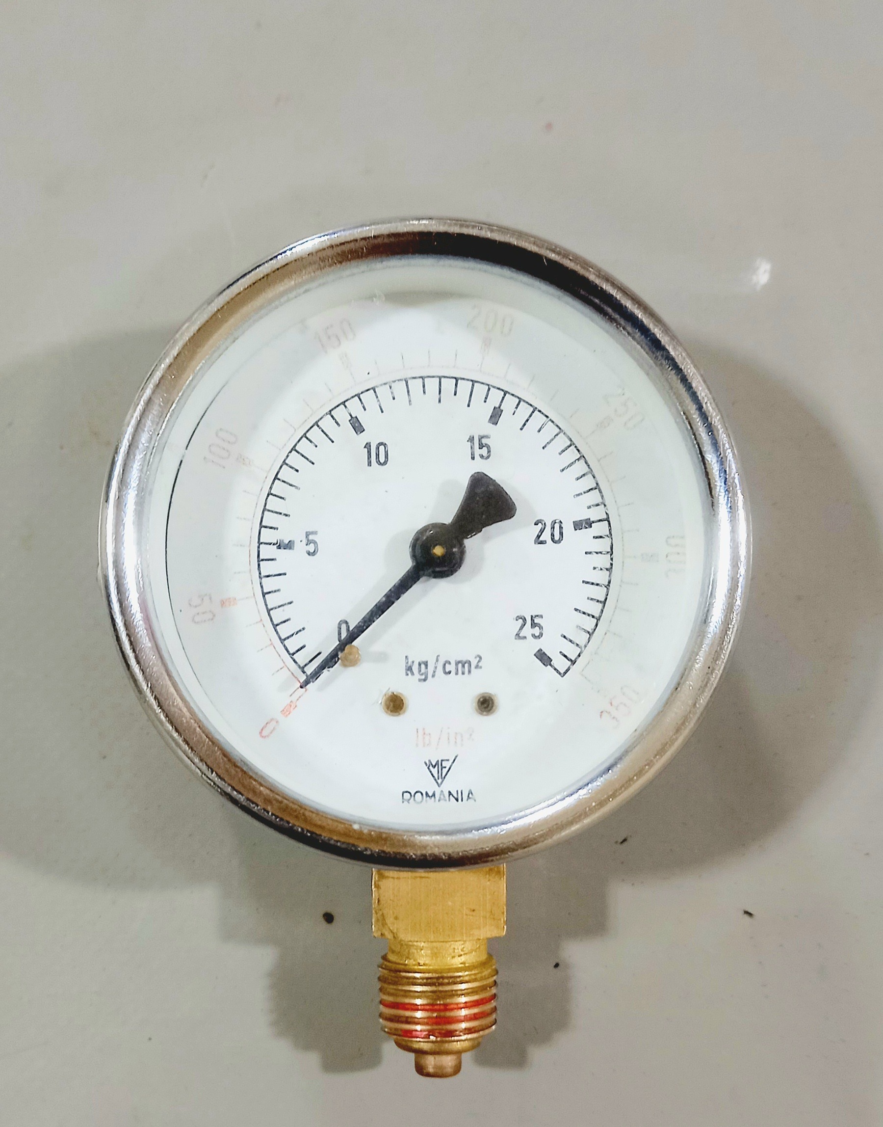 فشارسنج مانومتر رومانی