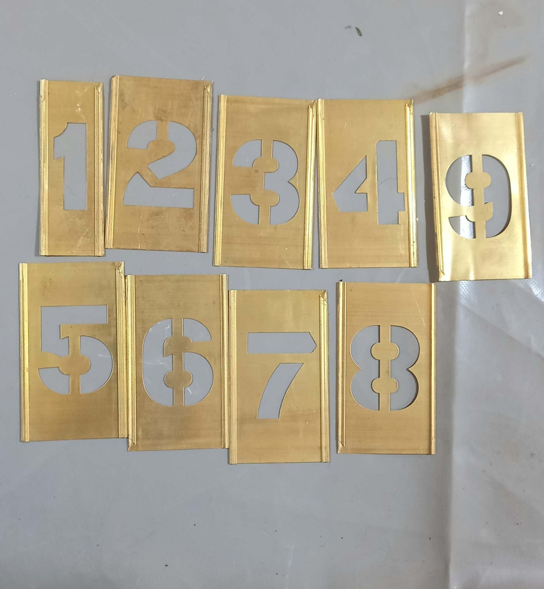 شابلون قدیمی خارجی اعداد برنجی .احتمالا آمریکایی