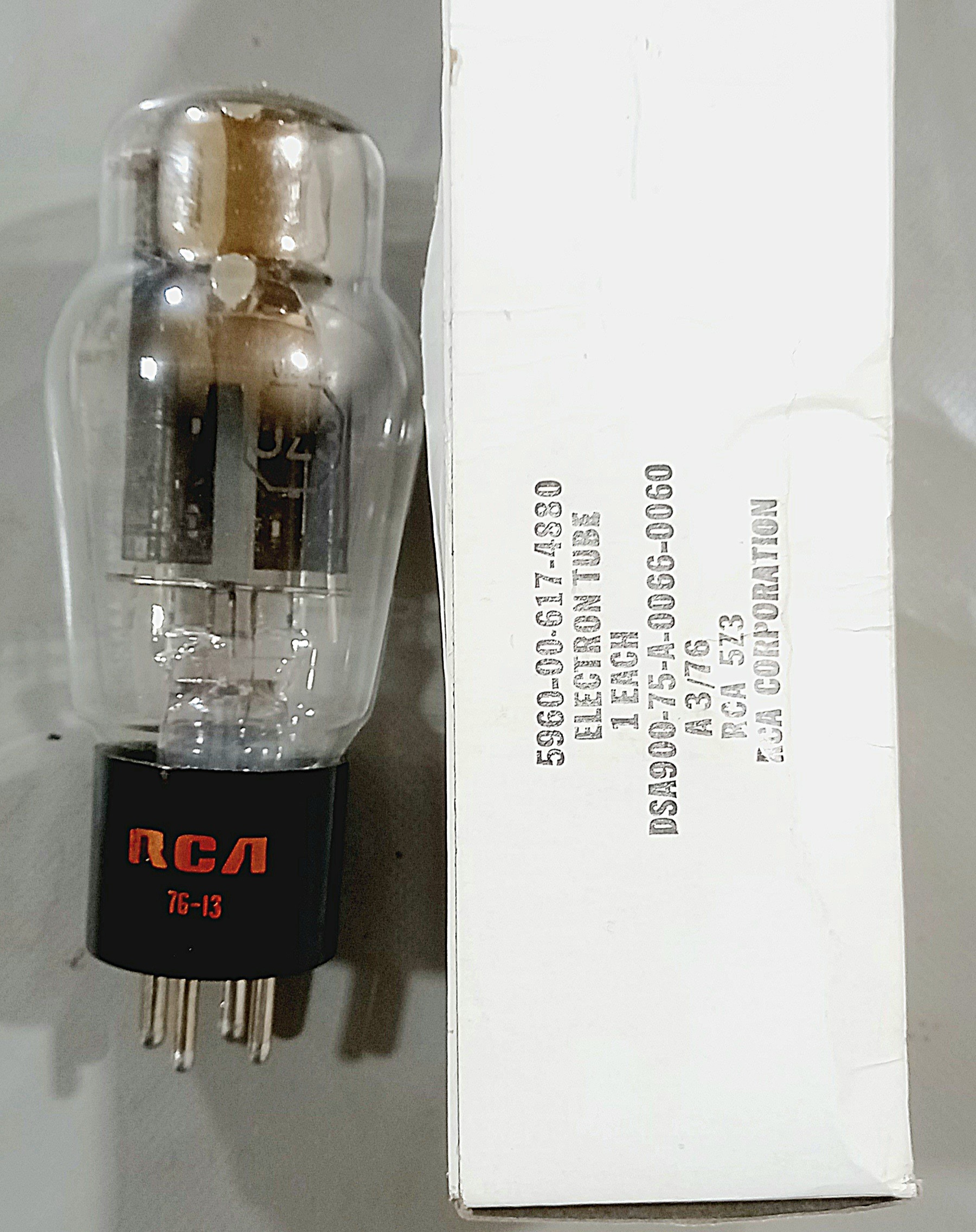 لامپ خلأ آمریکایی 76 13 کمیاب با جعبه
