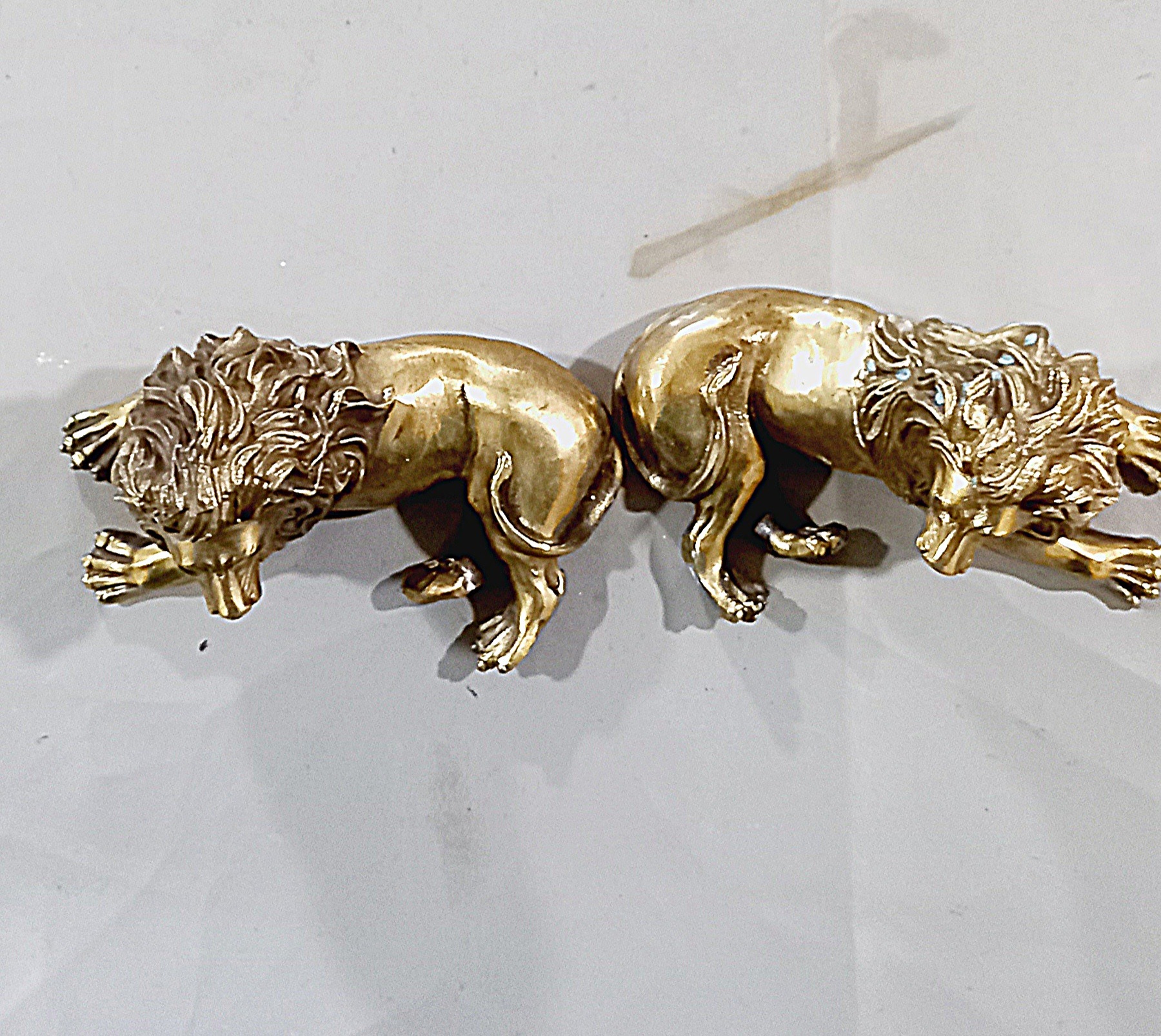 یک جفت مجسمه چپ راست شیر