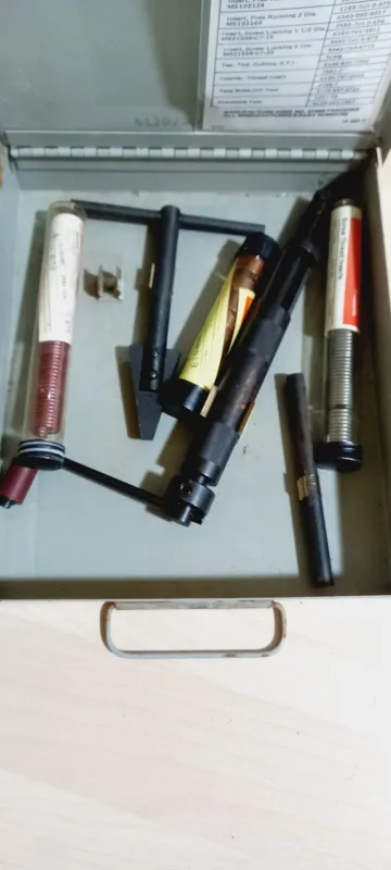 هلی کویل. یا بوش فنر زن انگلیسی