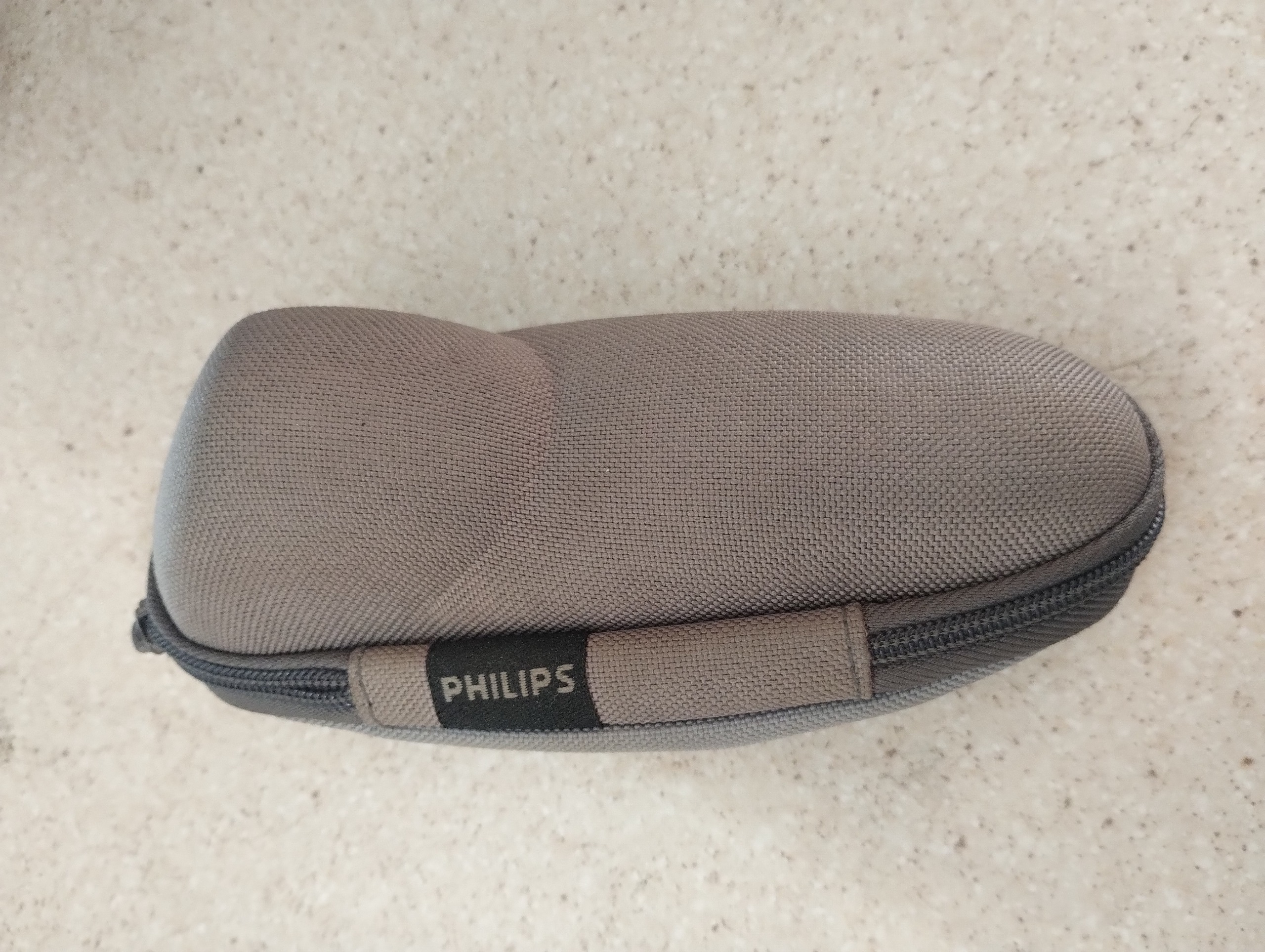 کیف ریش تراش فیلیپس 3