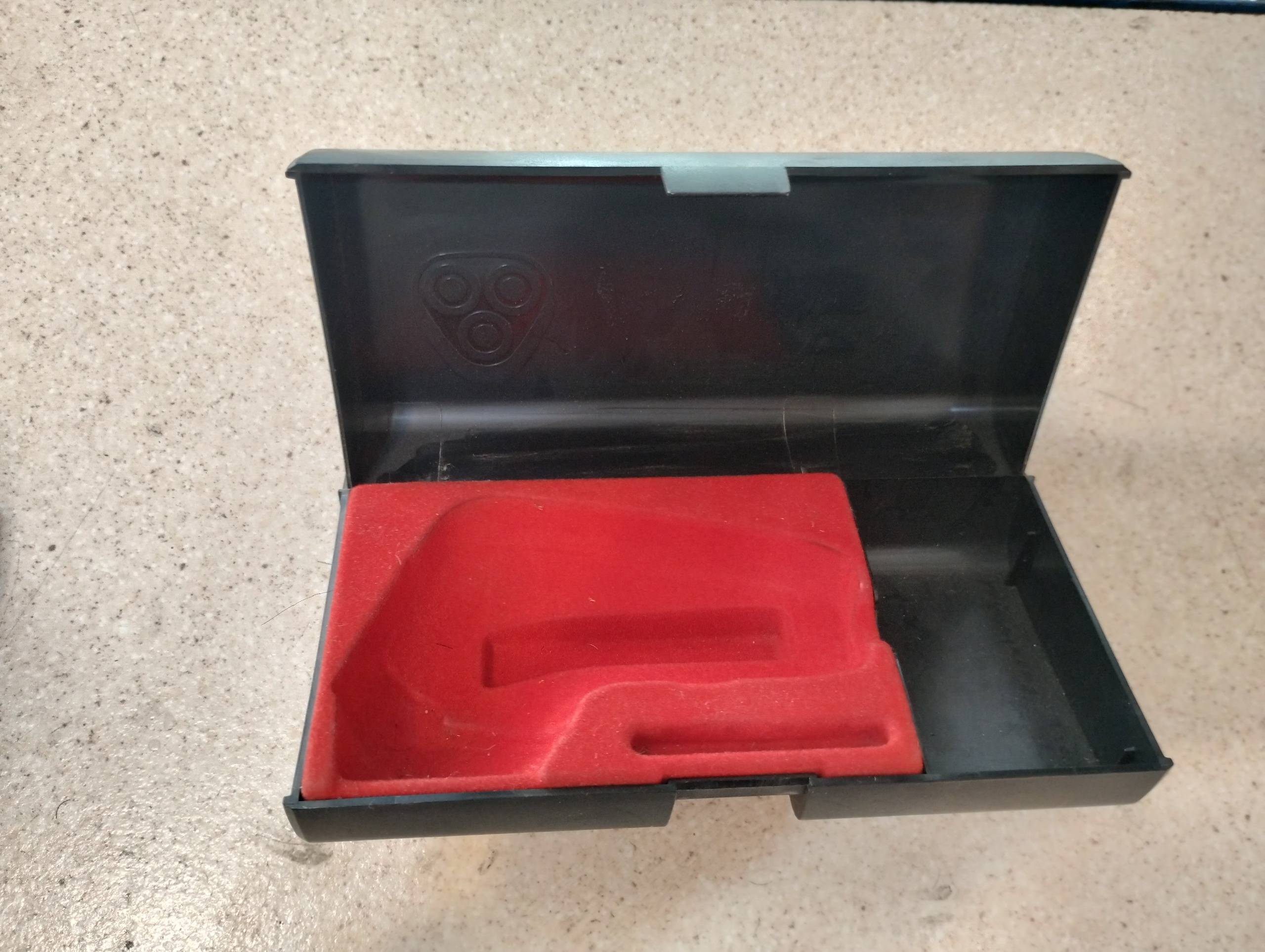 جعبه ریش تراش فیلیپس 1615 اصل هلند