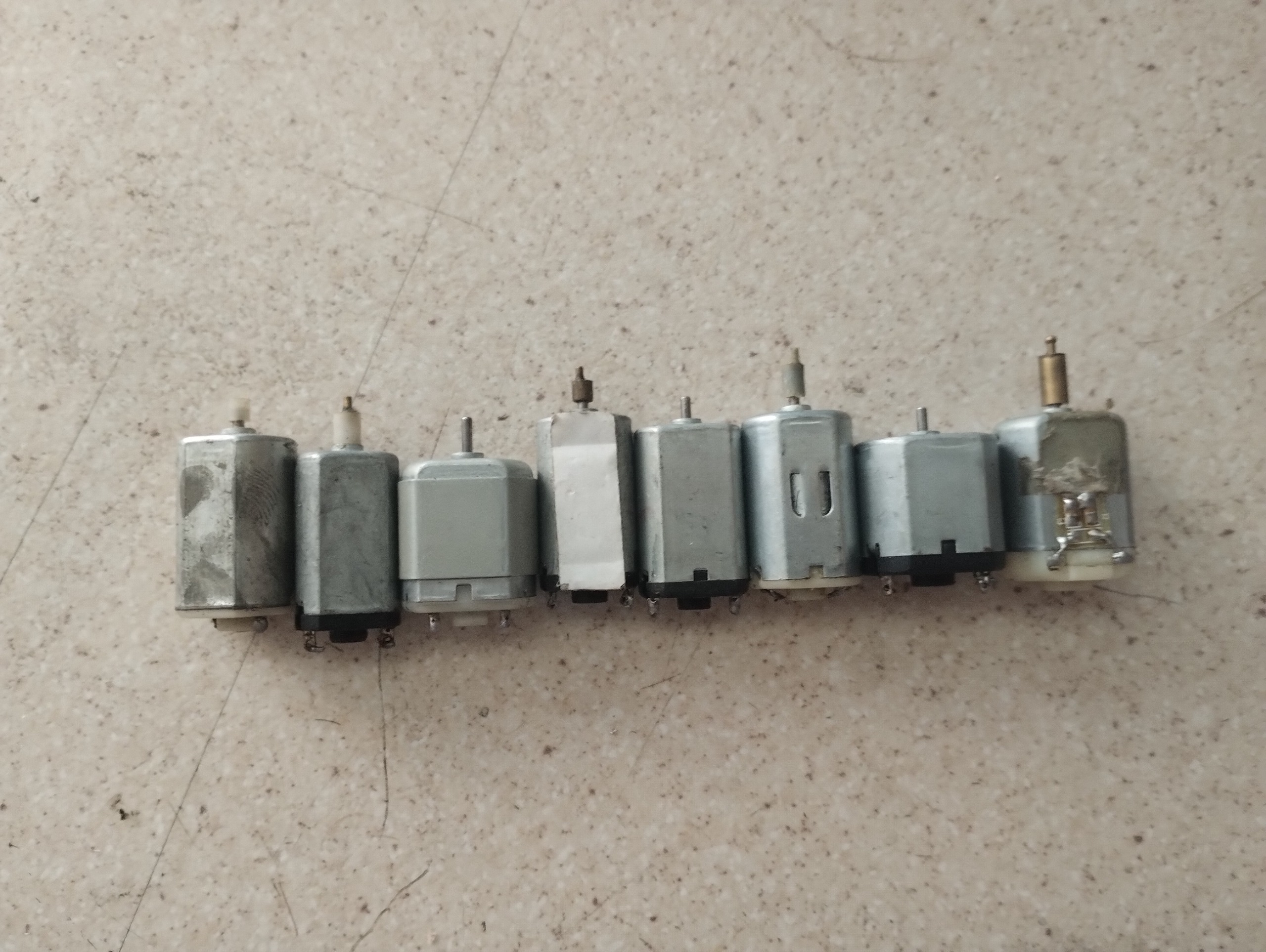 8 تا آرمیچر ریش تراش چینی