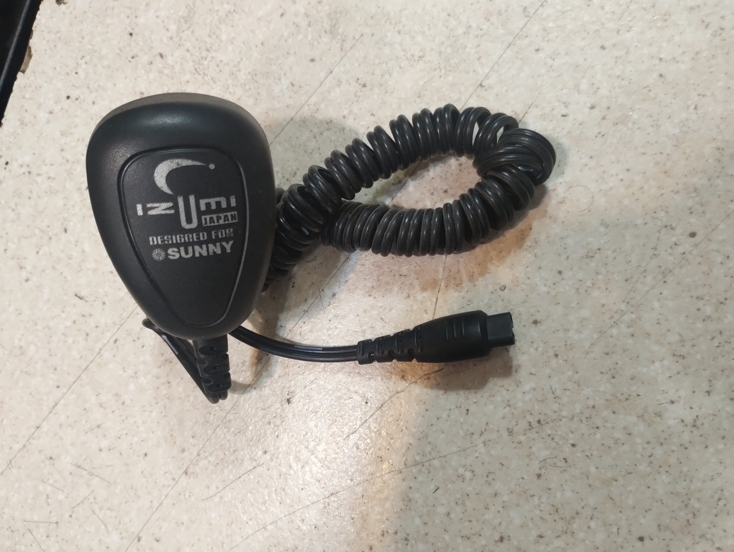 شارژر ریش تراش ایزومی