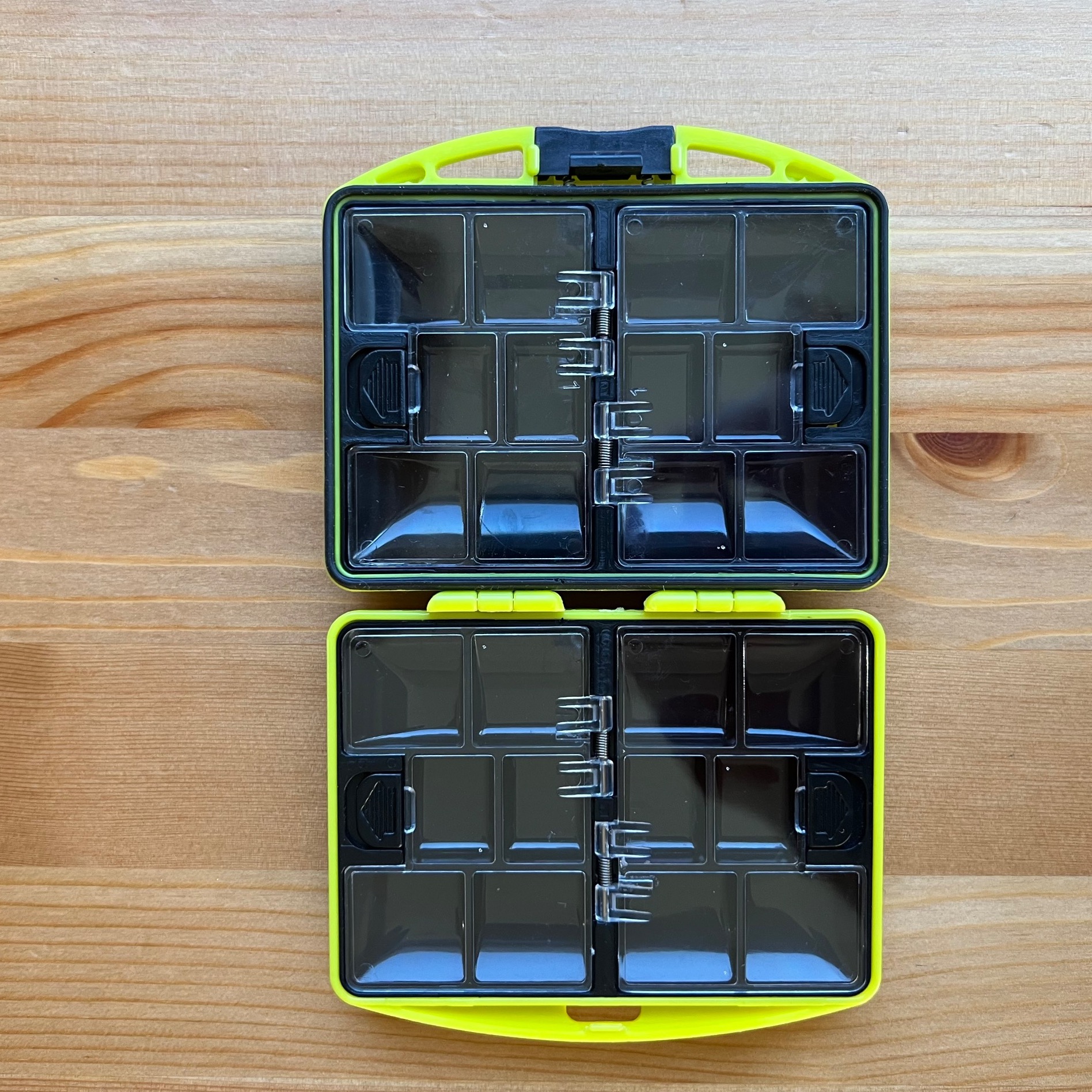 جعبه قلاب قزل