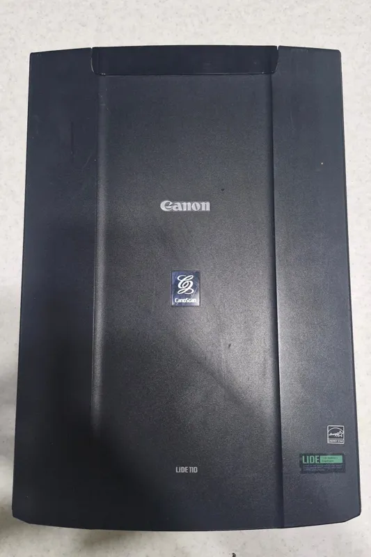 اسکنر Canon lide 110