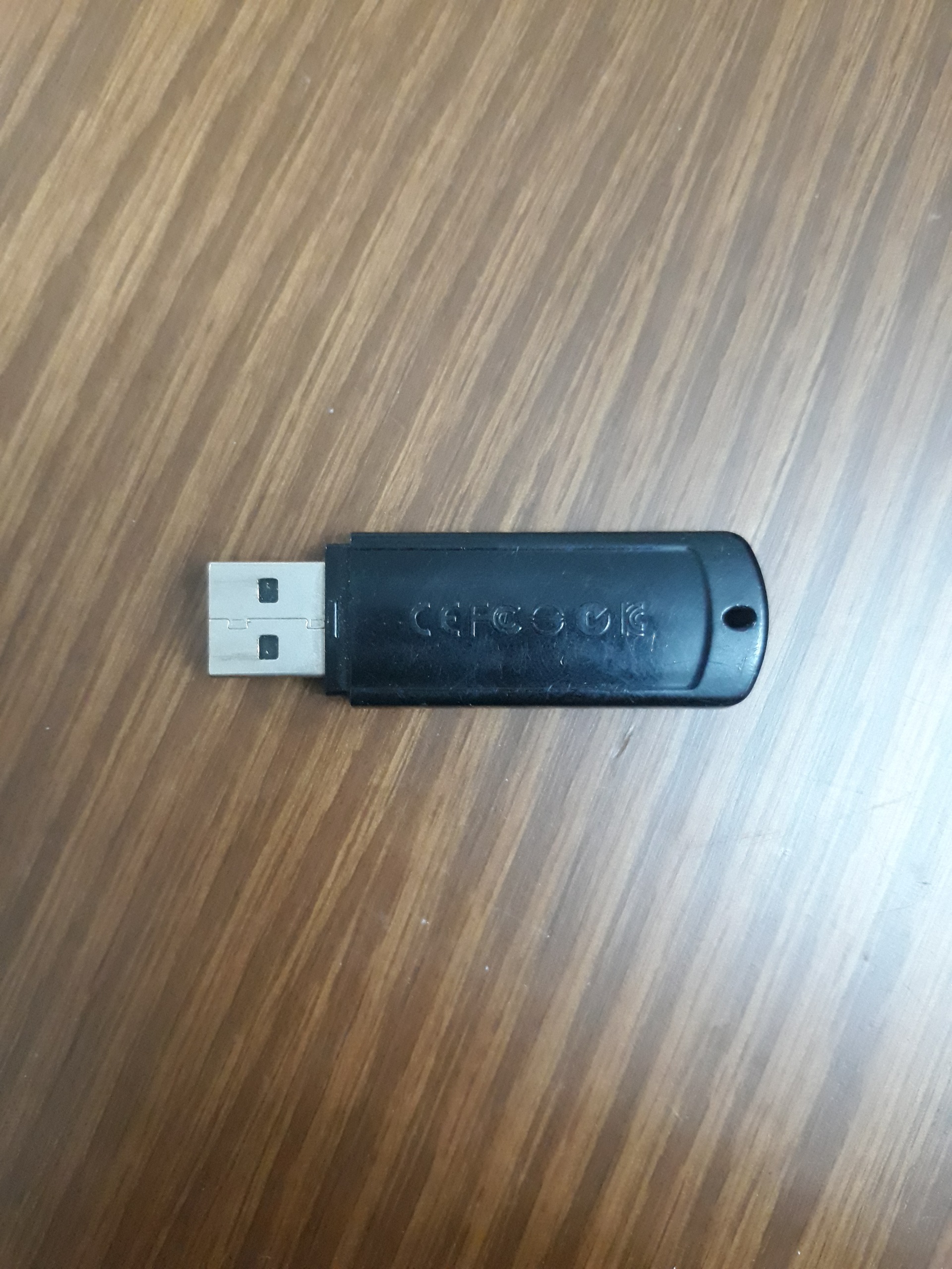 فلش 8 گیگ همراه با سریال پوست شیر و دو فیلم