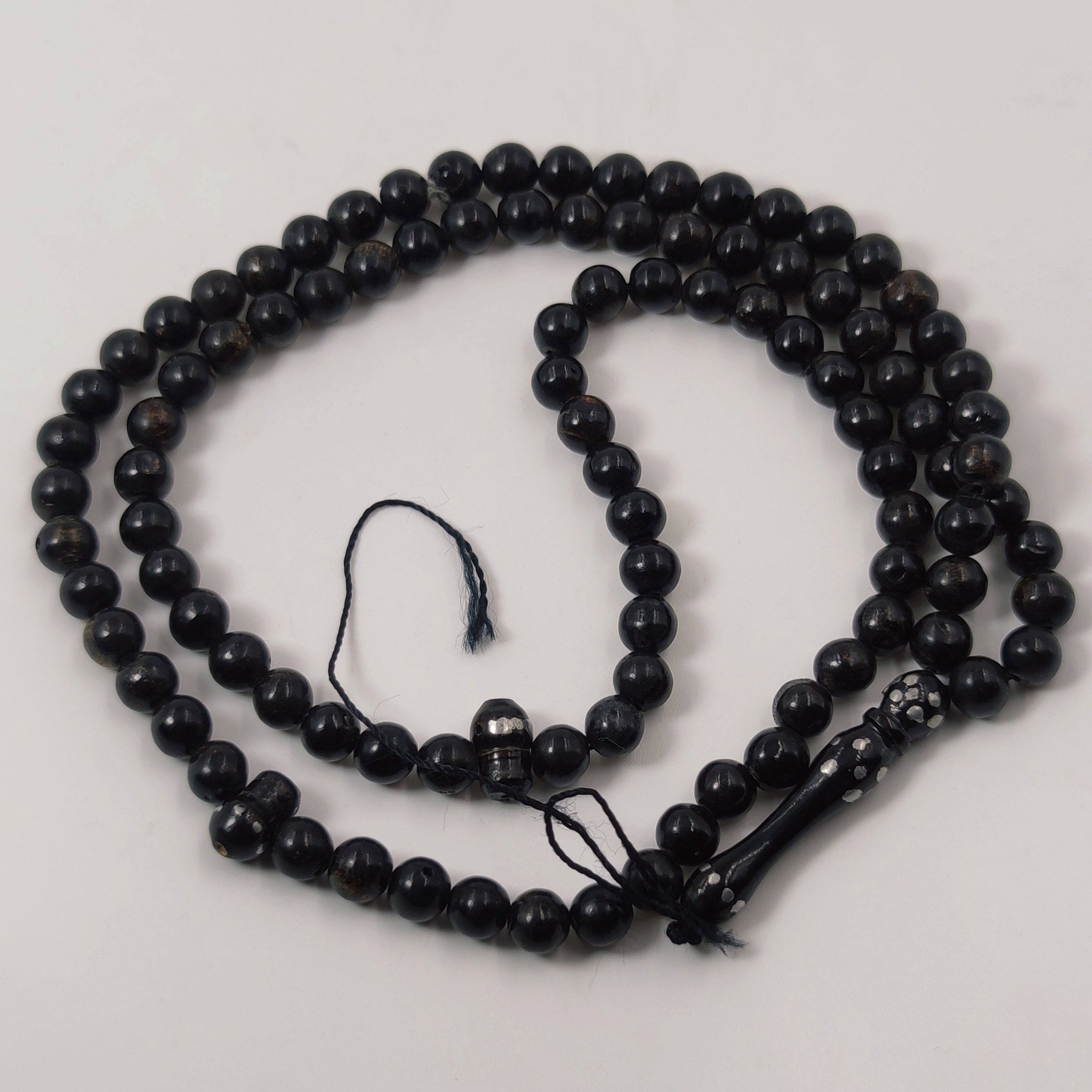 تسبیح یسر حجاز (ساخته شده از چوب یسر)