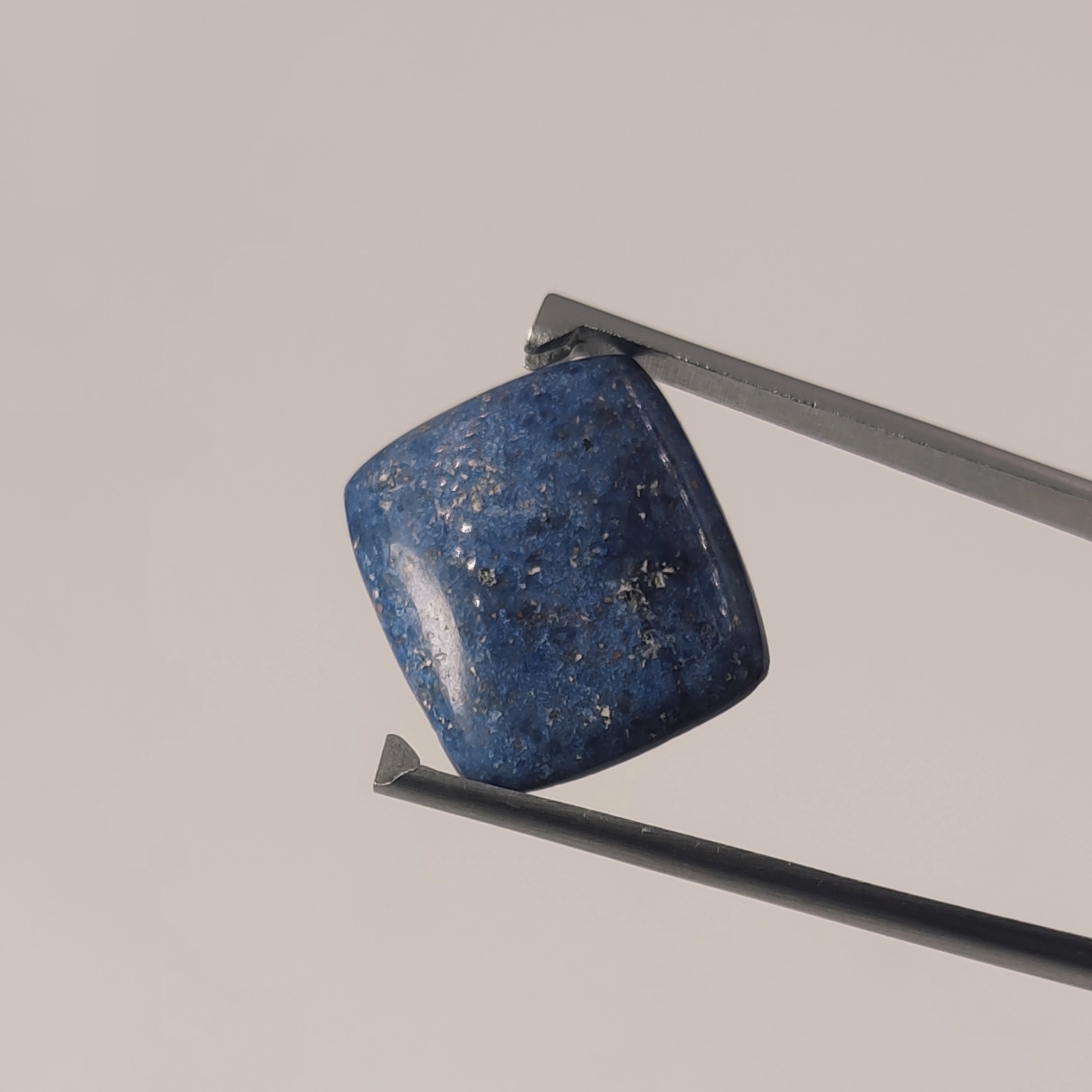 نگین سنگ دومورتیریت معدنی و طبیعی کشور کانادا