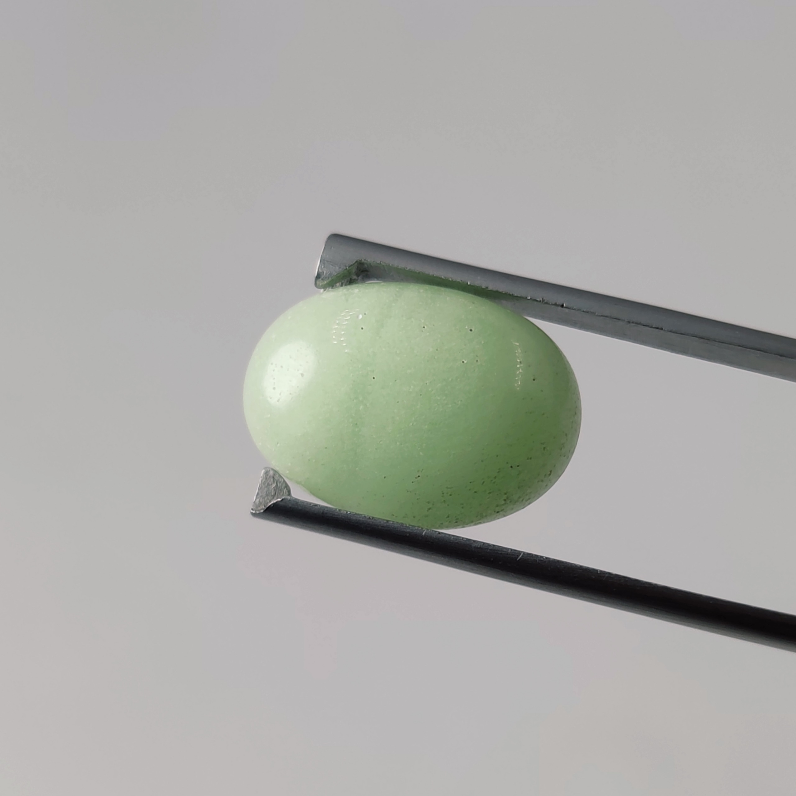 نگین سنگ شب رنگ سبز روشن (سنتتیک)