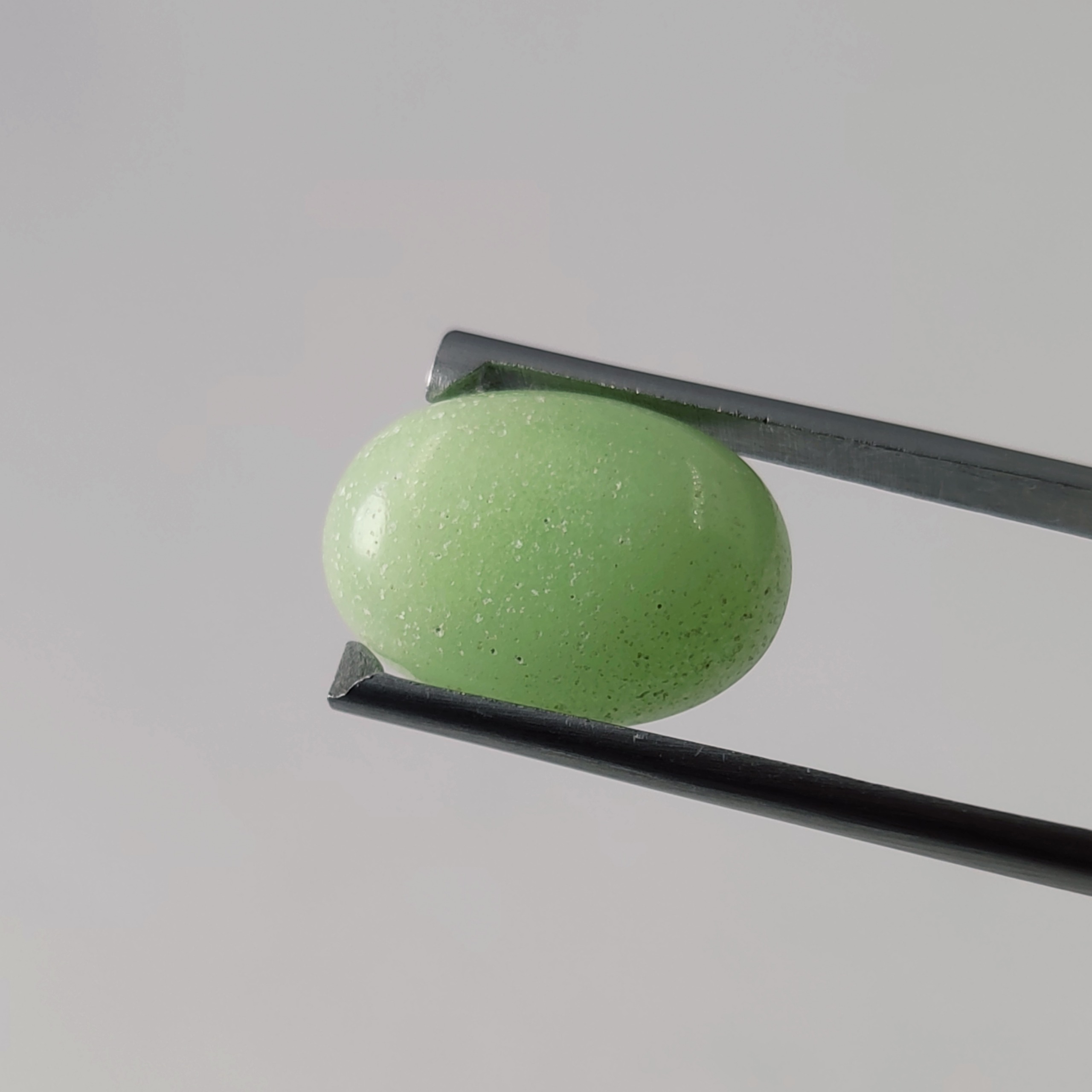 نگین سنگ شب رنگ سبز روشن (سنتتیک)