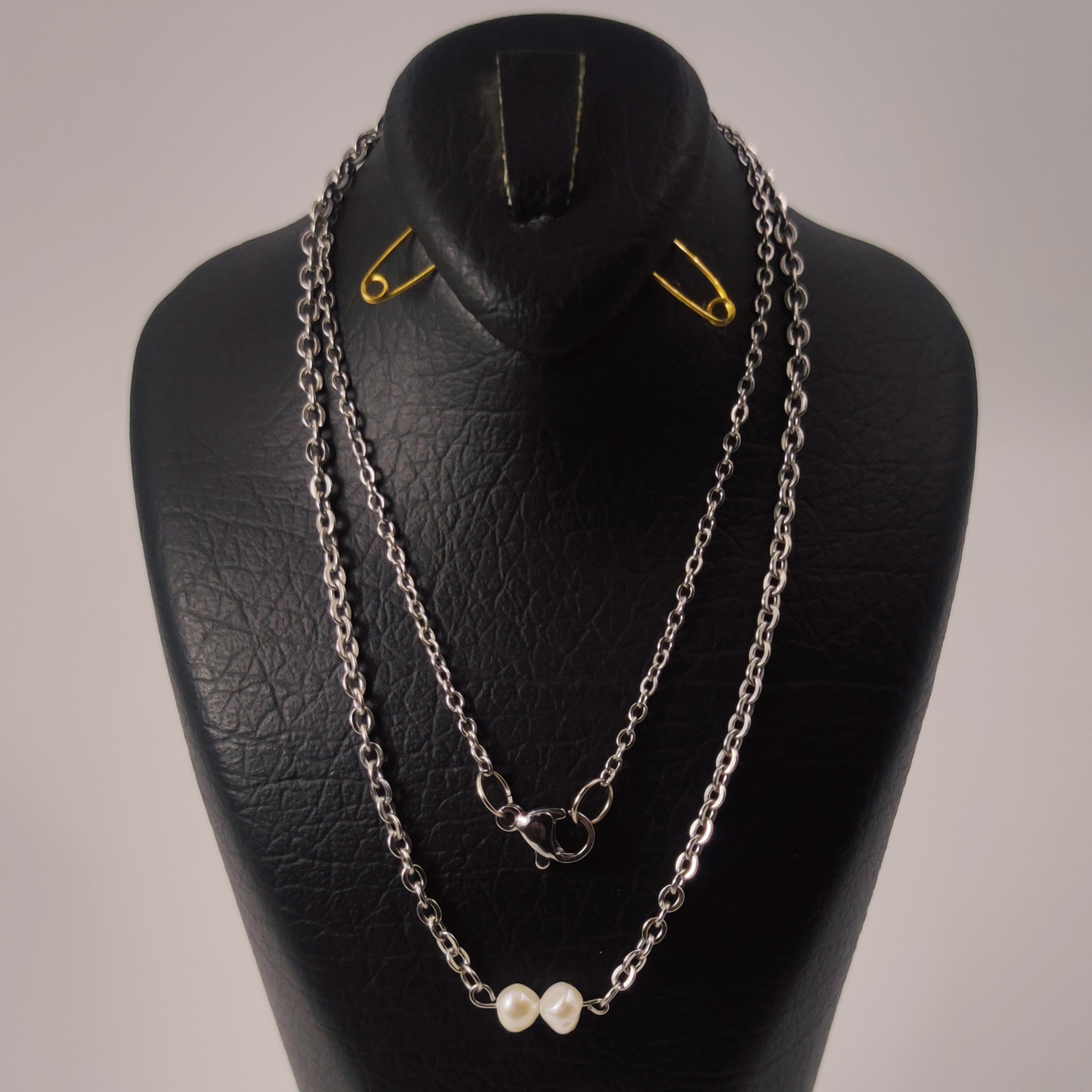 گردنبند استیل مروارید باروک بر اساس کد مورس حرف l