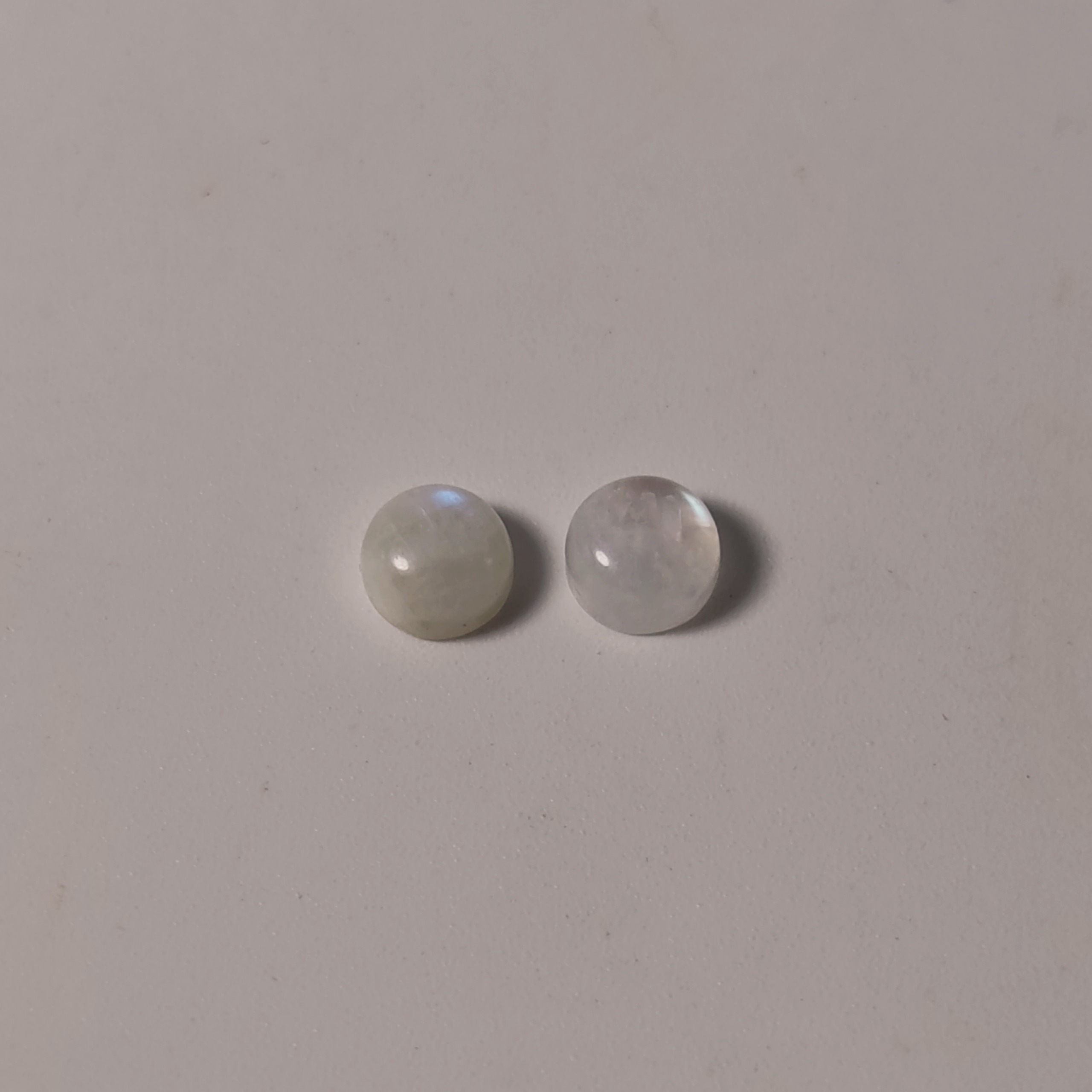 یک جفت سنگ ماه (مون استون،لابرادوریت سفید) معدنی