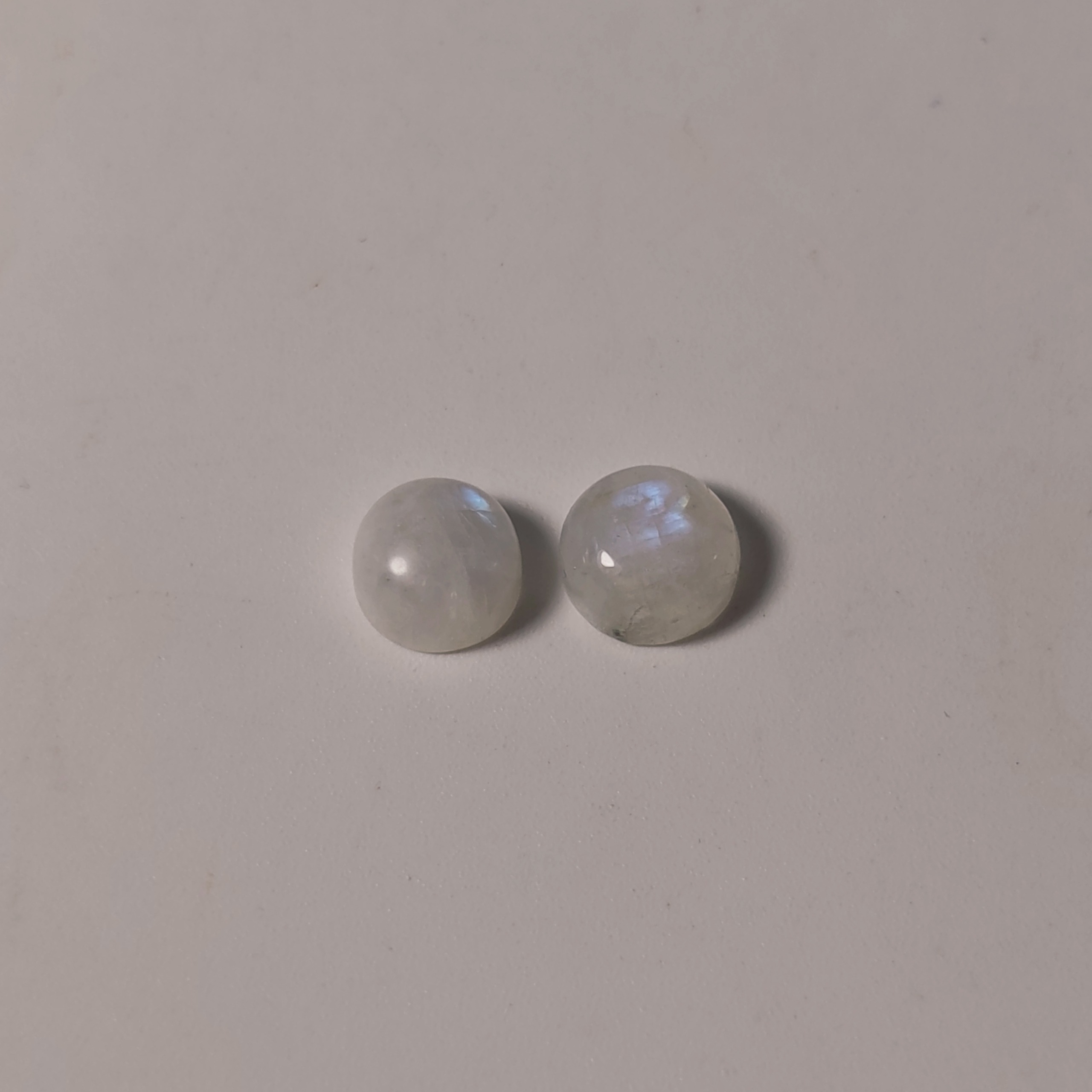 یک جفت سنگ ماه (مون استون،لابرادوریت سفید) معدنی