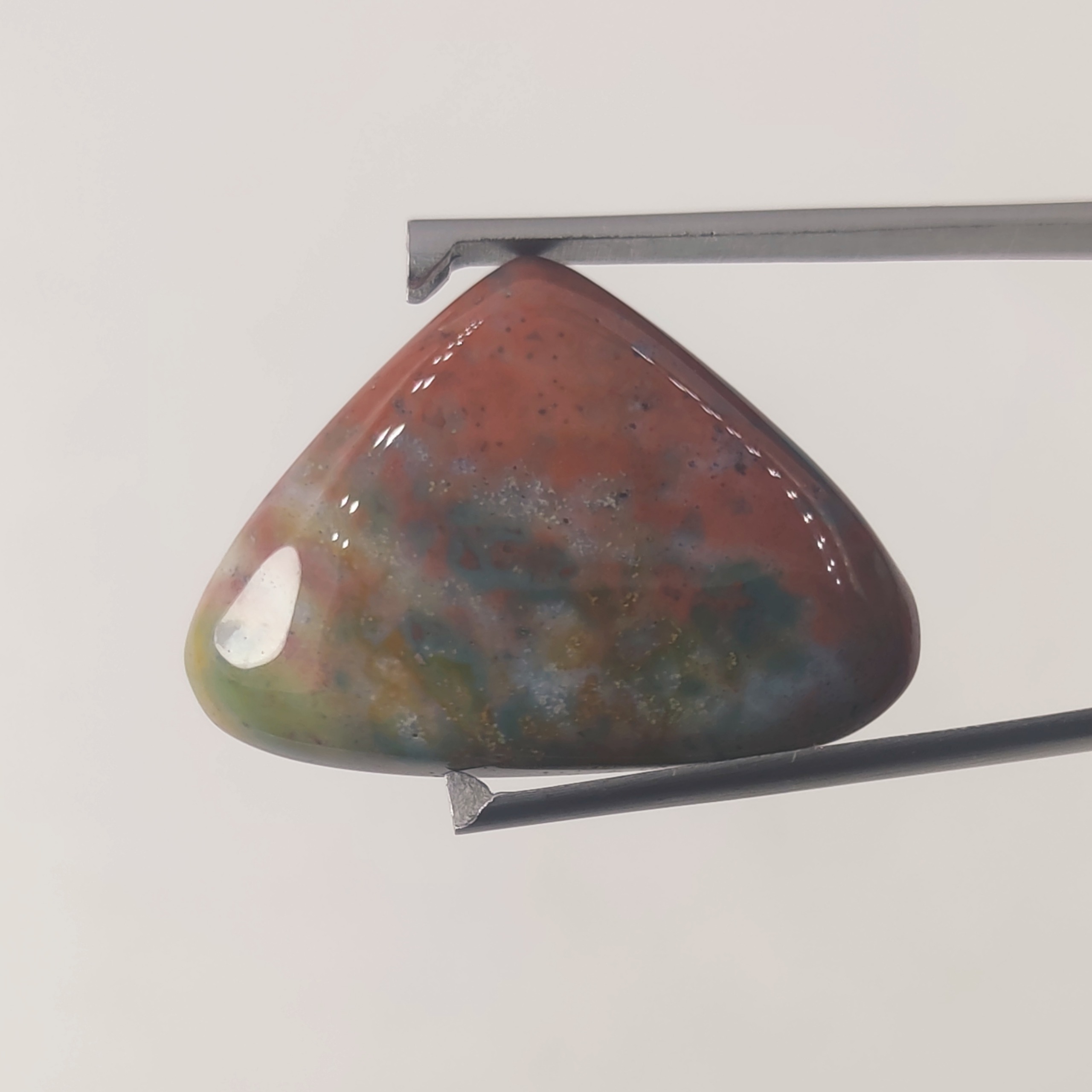 سنگ پلاسما (سنگ خون،هلیوتروپ،یشم ختایی) معدنی