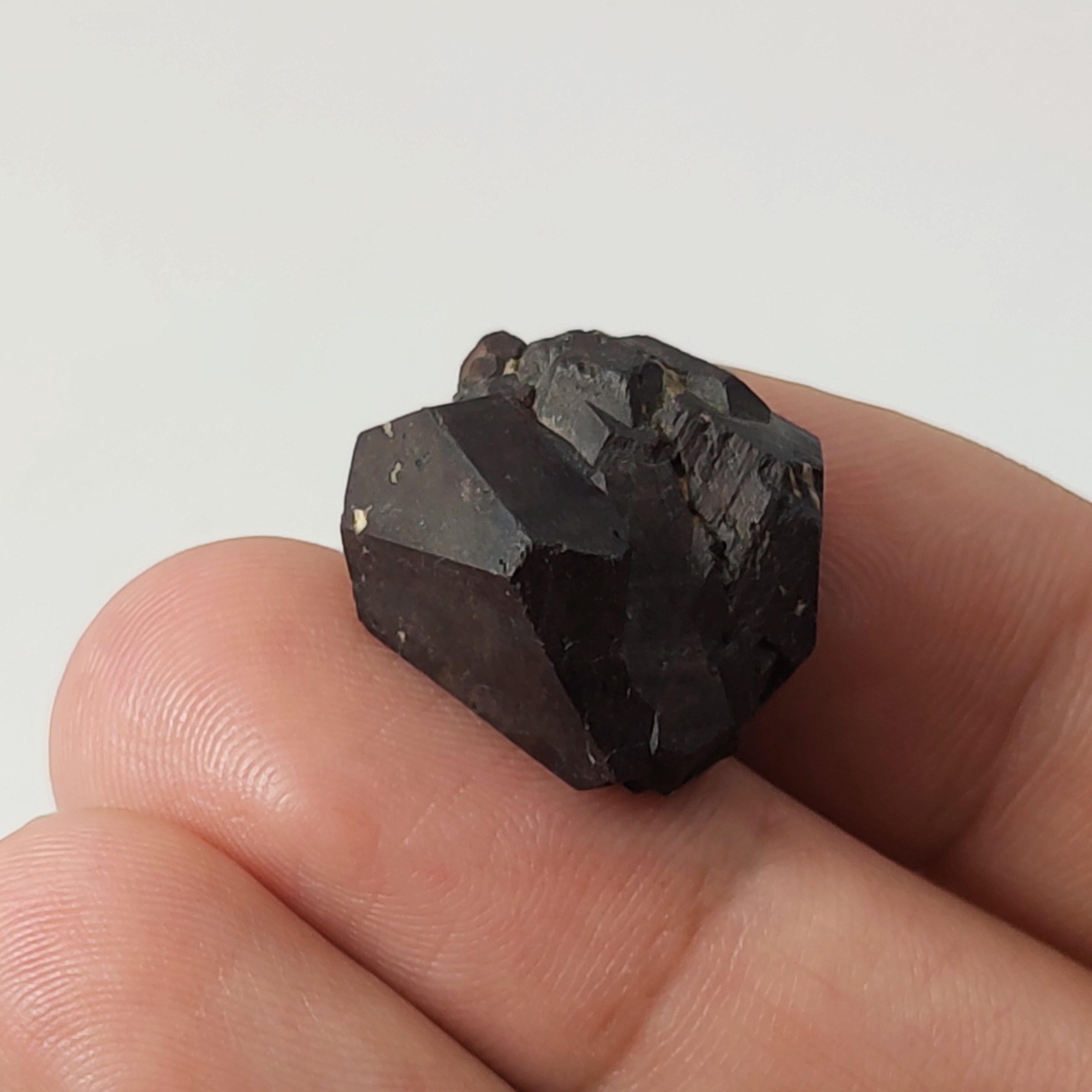 سنگ هماتیت یا حدید (سنگ آهن) معدنی با فرم بلوری