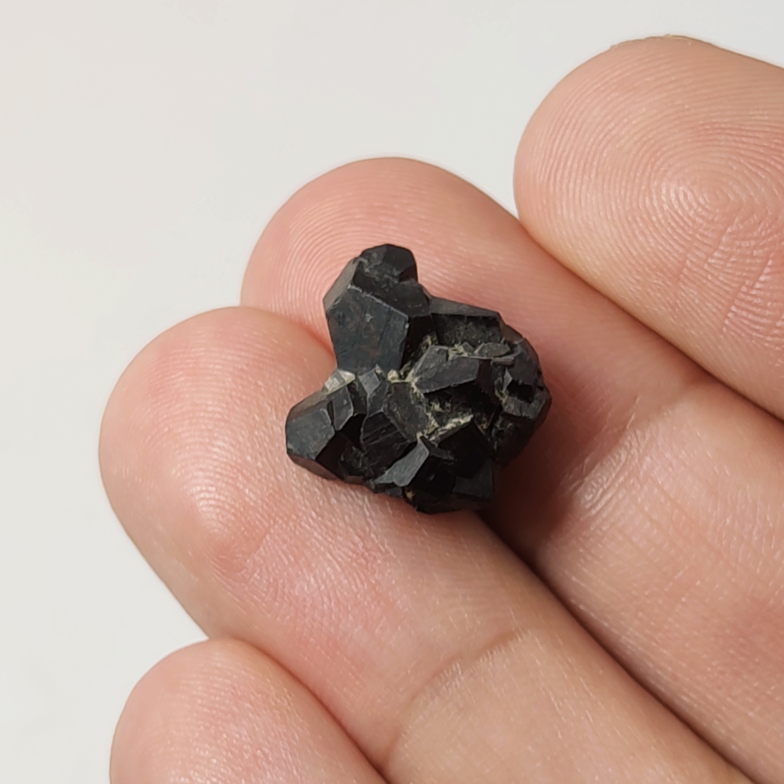 سنگ هماتیت یا حدید (سنگ آهن) معدنی با فرم بلوری