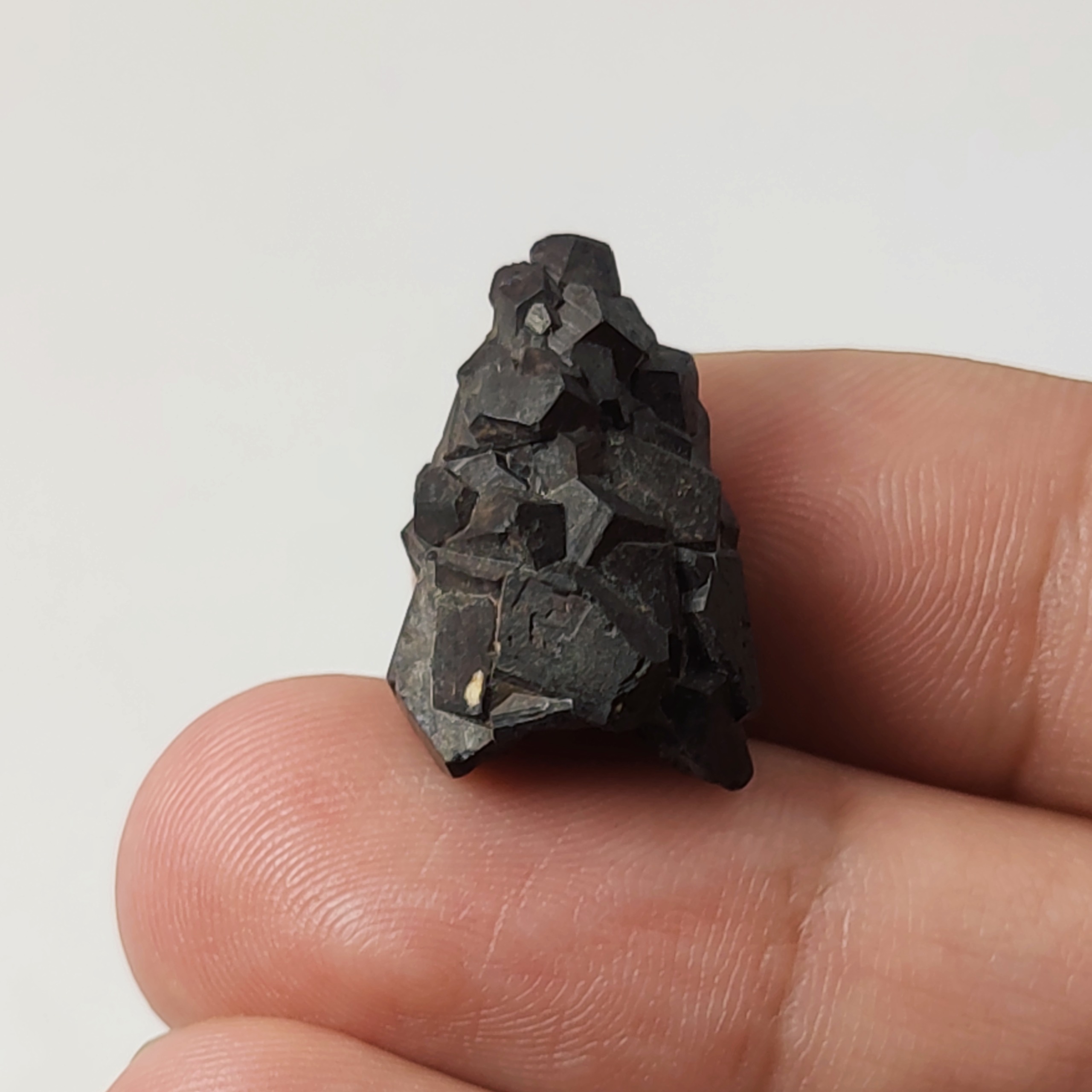 سنگ هماتیت یا حدید (سنگ آهن) معدنی با فرم بلوری